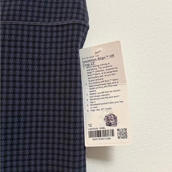 Lululemon - NWT - Navy and Black Houndstooth Leggings - Size 12 - Crop 23” - Picture 4 of 6